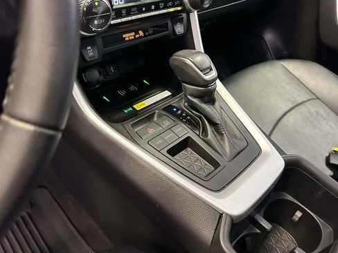 Used 2022 Toyota RAV4 XLE Premium FWD image 21