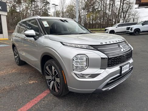New 2026 Mitsubishi Outlander SEL image 4
