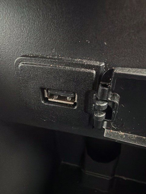 Used 2018 Ford Explorer XLT w/ Equipment Group 202A FWD image 41
