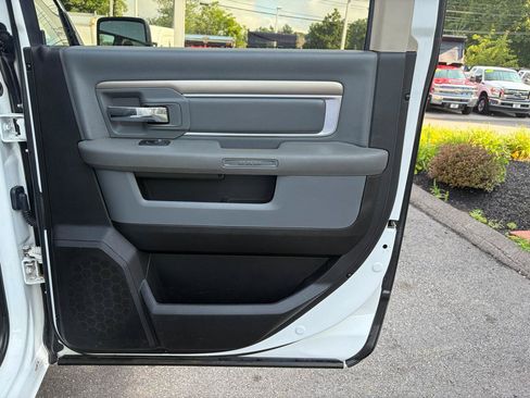Used 2018 RAM 2500 SLT AWD/4WD image 41