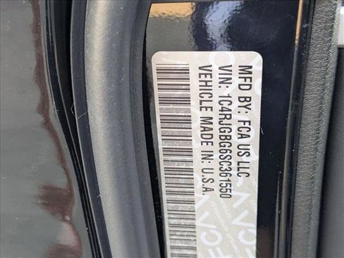 New 2025 Jeep Grand Cherokee Limited w/ Trailer Tow Package image 18