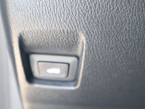 Used 2020 Toyota Yaris LE FWD image 29