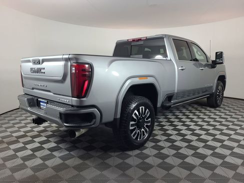 Used 2026 GMC Sierra 2500 Denali Ultimate AWD/4WD image 3