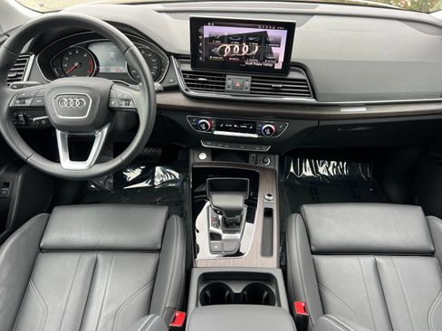 Certified 2025 Audi Q5 2.0T Premium image 12