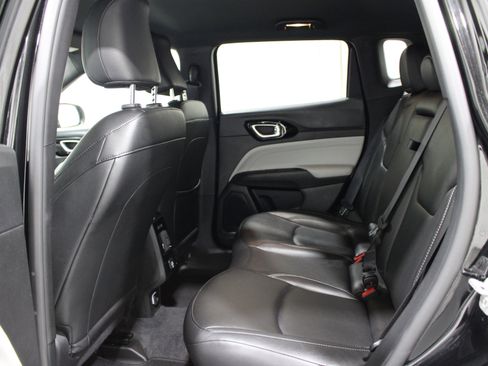 Used 2025 Jeep Compass Limited AWD/4WD image 19