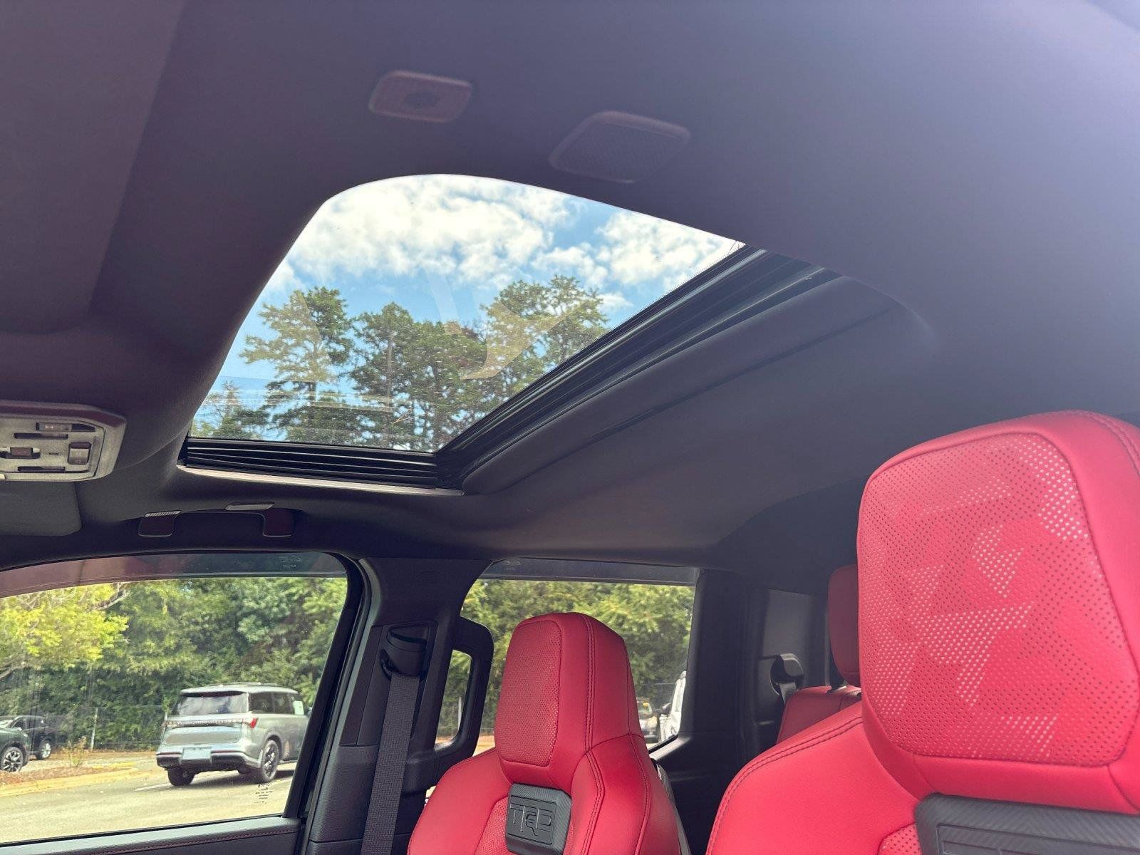 Used 2025 Toyota Tacoma TRD Pro AWD/4WD image 30