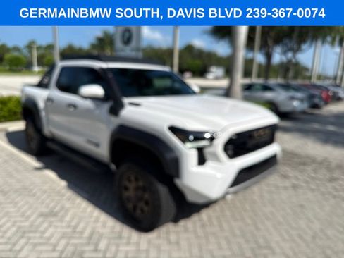 Used 2025 Toyota Tacoma 4x4 Double Cab Hybrid image 7