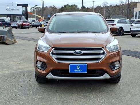 Used 2017 Ford Escape SE w/ SE Cold Weather Package image 2
