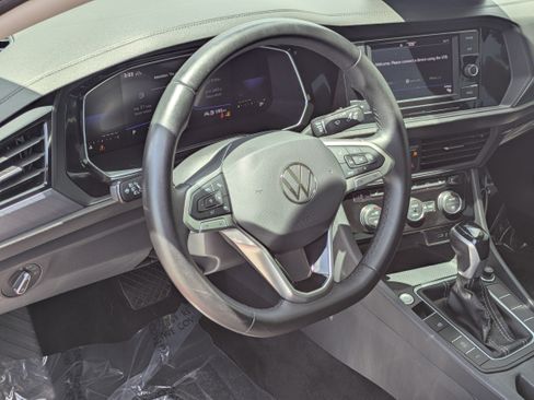 Used 2023 Volkswagen Jetta SE FWD image 21