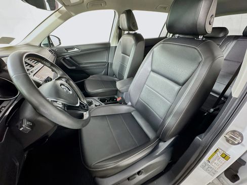 Used 2021 Volkswagen Tiguan SE AWD/4WD image 14