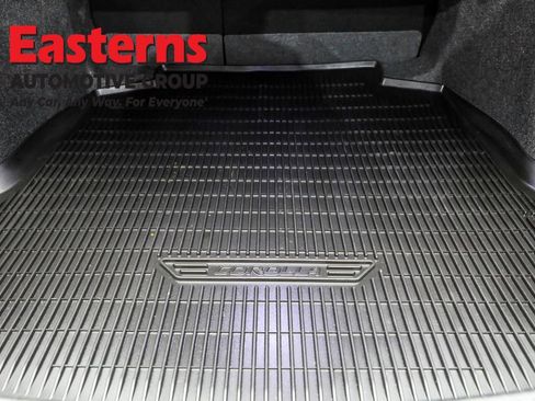 Used 2025 Toyota Corolla SE image 9