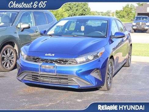 Used 2023 Kia Forte LXS w/ LXS Technology Package FWD image 11