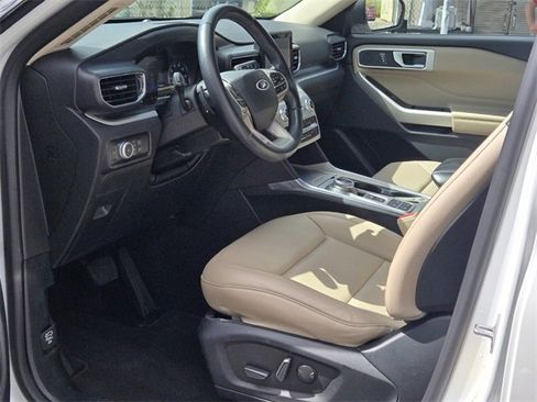Used 2020 Ford Explorer XLT w/ Equipment Group 202A image 13