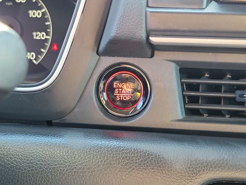 Used 2024 Honda Pilot EX-L image 16