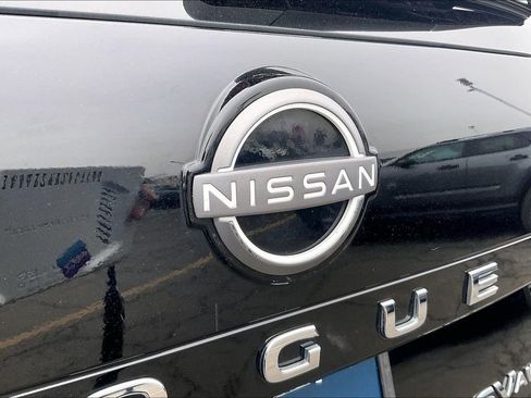 Used 2022 Nissan Rogue SV w/ SV Premium Package AWD/4WD image 31