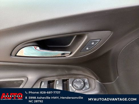 Used 2024 Chevrolet Equinox LT AWD/4WD image 9
