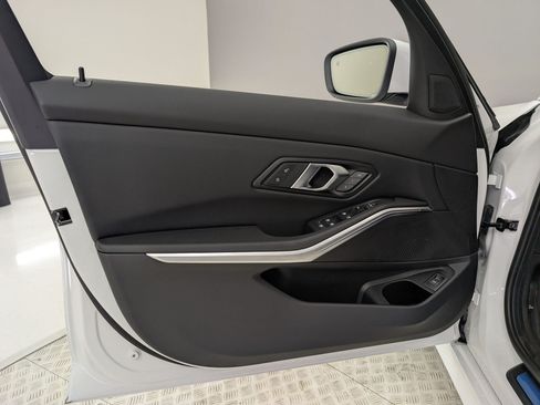 Used 2026 BMW 330i Sedan w/ Premium Package RWD image 11