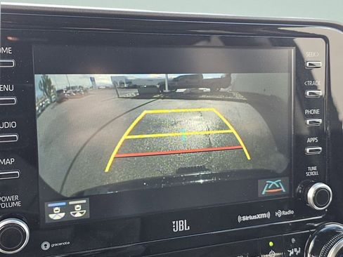 Used 2022 Toyota Highlander Limited image 11