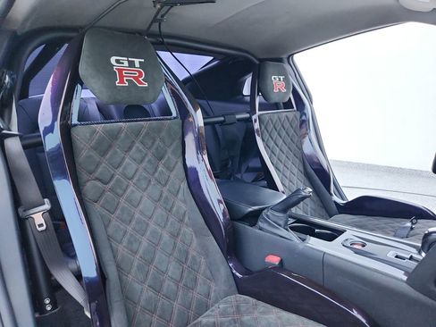 Used 2010 Nissan GT-R Premium AWD/4WD image 31