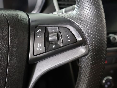 Used 2022 Chevrolet Trax LS image 33