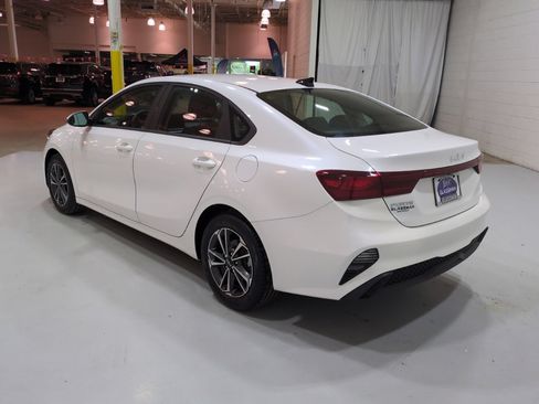 Certified 2023 Kia Forte LXS w/ LXS Technology Package FWD image 5