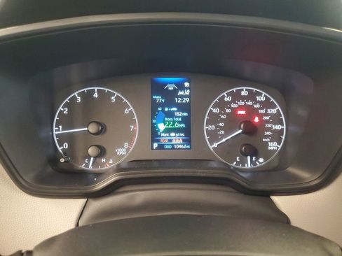 Used 2023 Toyota Corolla Cross L image 22