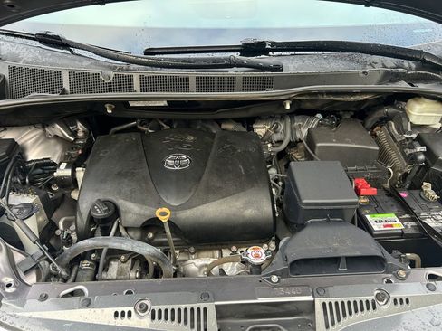 Used 2019 Toyota Sienna XLE image 29