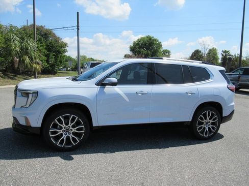 Used 2026 GMC Acadia Denali Ultimate w/ LPO, Floor Liner Package FWD image 4