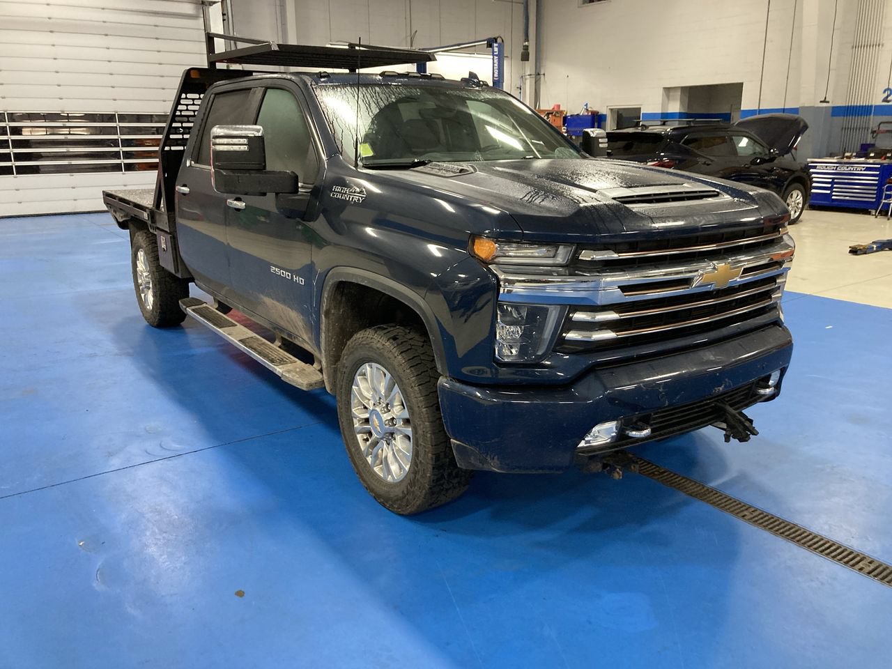 Used 2021 Chevrolet Silverado 2500 High Country w/ Technology Package AWD/4WD image 1