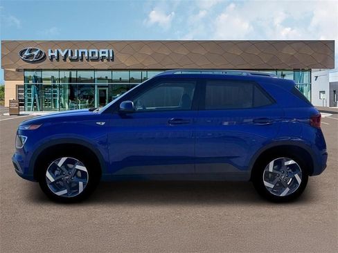 New 2026 Hyundai Venue SEL FWD image 3