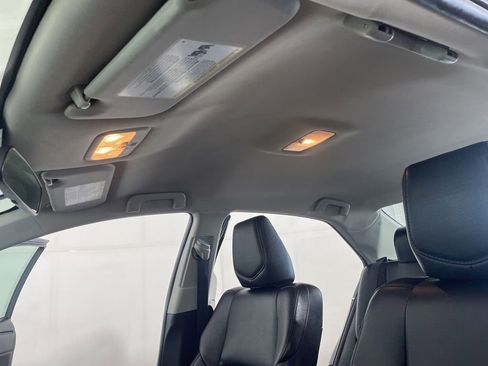 Used 2018 Toyota Corolla SE FWD image 18