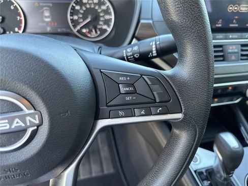 Used 2023 Nissan Altima 2.5 SV FWD image 28