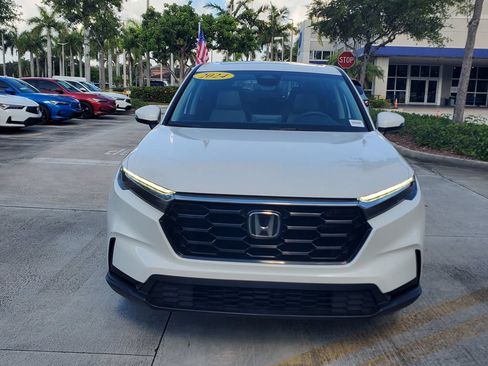 Used 2024 Honda CR-V EX image 2
