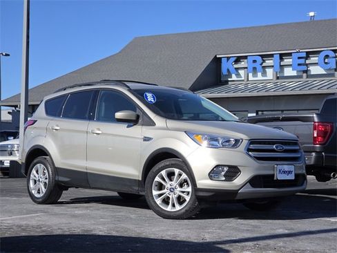 Certified 2018 Ford Escape SE w/ SE Sync 3 Package image 2