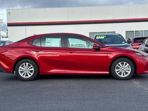 New 2026 Toyota Camry LE image 9