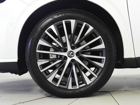 Used 2025 Lexus RX 350 AWD/4WD image 5