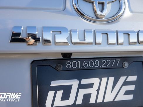 Used 2022 Toyota 4Runner SR5 Premium image 14