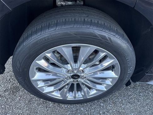 Used 2021 Ford Edge Titanium w/ Equipment Group 301A image 18