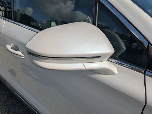 Used 2019 Lincoln MKC Reserve w/ MKC Climate Package FWD image 12