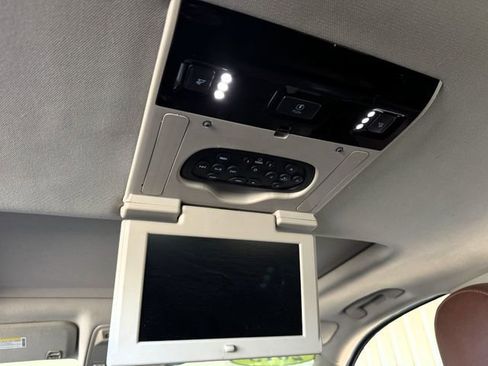 Used 2015 Cadillac Escalade ESV Premium AWD/4WD image 18