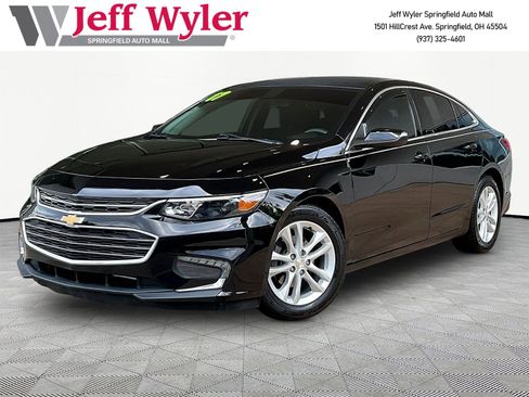 Used 2017 Chevrolet Malibu LT FWD image 1