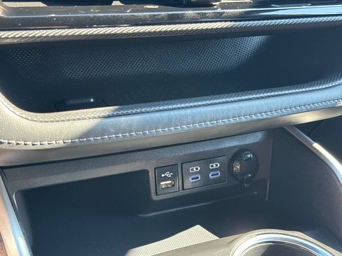 Used 2022 Toyota Highlander XSE AWD/4WD image 27