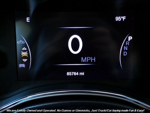 Used 2017 Jeep Grand Cherokee Limited AWD/4WD image 12