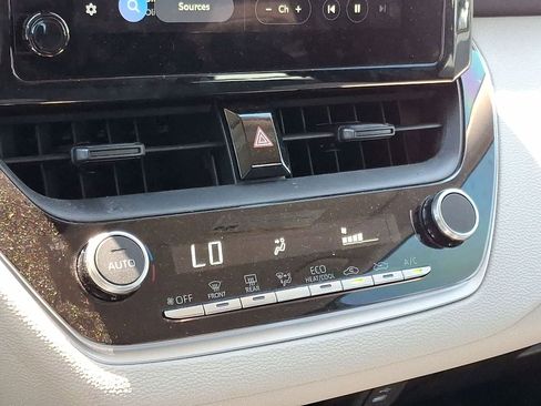 Used 2025 Toyota Corolla LE FWD image 22