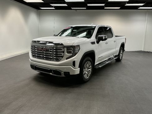 Used 2023 GMC Sierra 1500 Denali AWD/4WD image 1