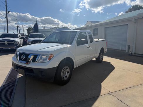 Used 2018 Nissan Frontier S image 1