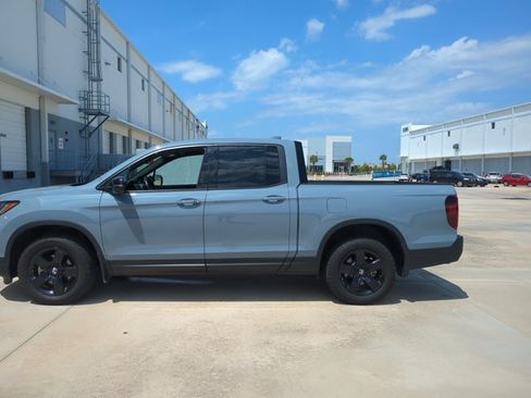Used 2025 Honda Ridgeline Black Edition image 8