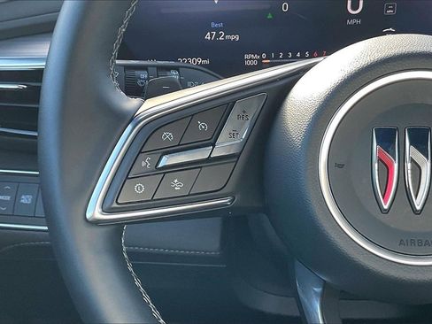 Used 2025 Buick Enclave Preferred image 11