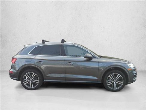 Used 2020 Audi Q5 e Prestige w/ Prestige Package AWD/4WD image 4