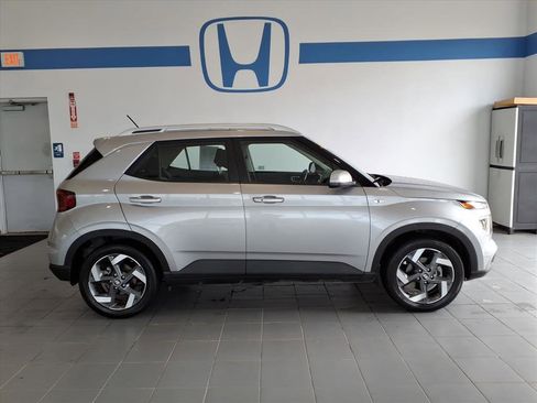 Certified 2024 Hyundai Venue SEL image 4